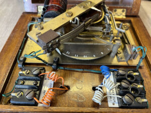 clock-70a-05